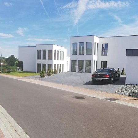 Eifel24, Neues Und Barrierefreies Appartement Mit Terrasse Schwirzheim Bagian luar foto